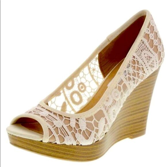 🌸American Eagle Beautiful lace wedge Sandal -10 - Picture 1 of 7